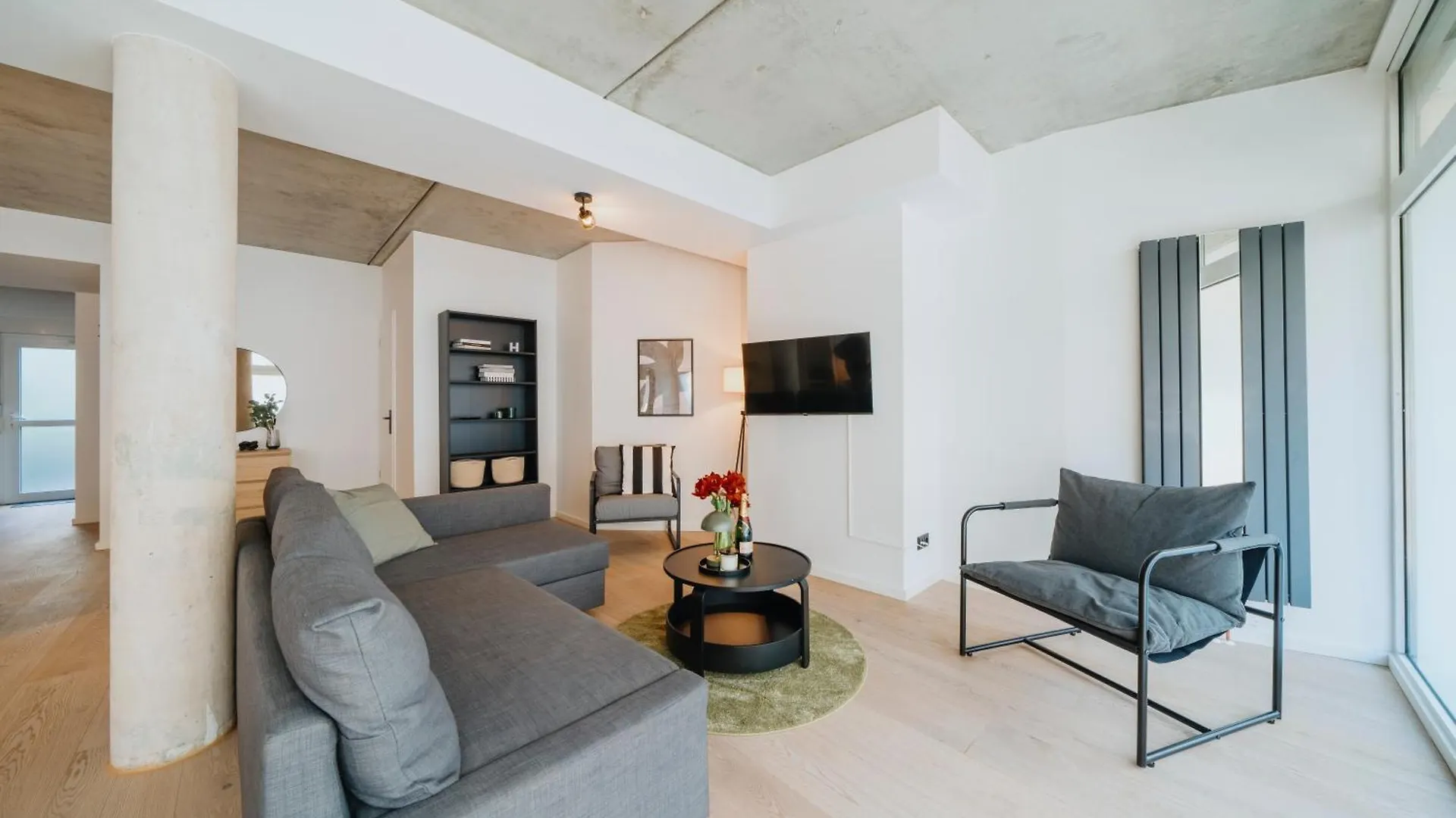 דירה Homely Berlin - Loft, Terrace, Near Ostkreuz I Free Parking גרמניה