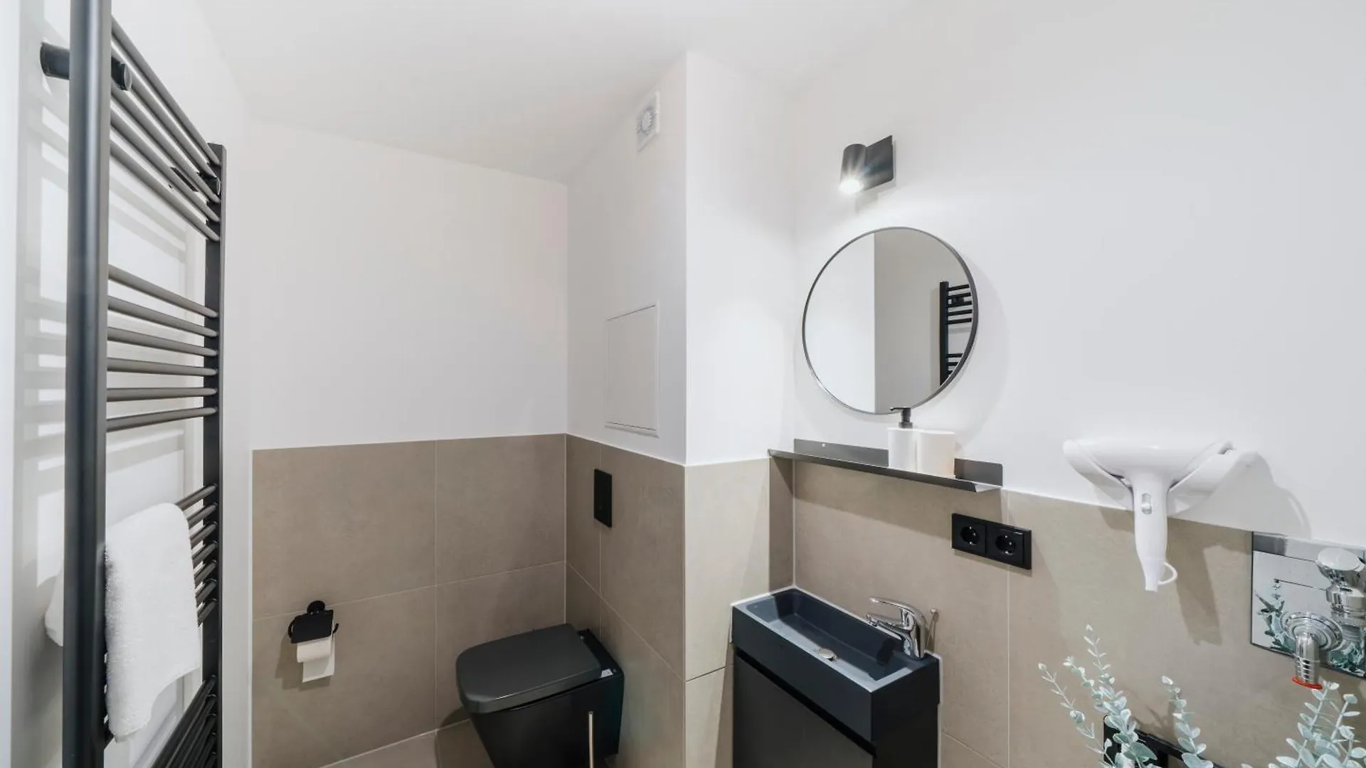 Homely Berlin - Loft, Terrace, Near Ostkreuz I Free Parking 0*,